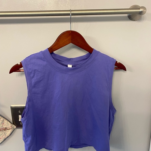 NWOT lululemon crop shirt - Picture 4 of 5